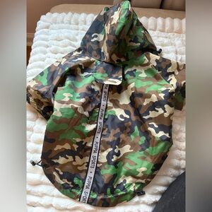 Puppia XL Camo Rain Coat - worn 1x. Excellent condition